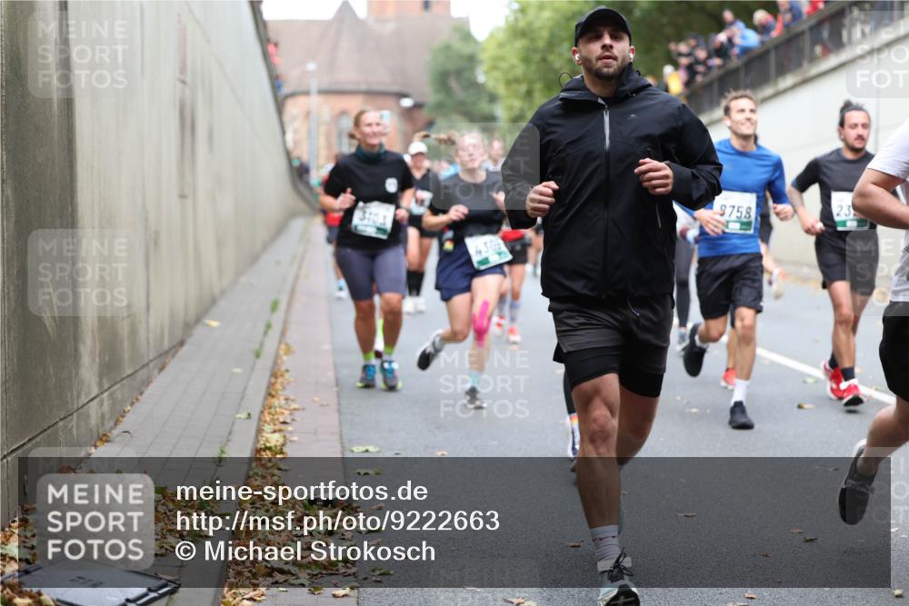 05.10.2025 - 20. swb-Marathon Bremen Michael Strokosch http://msf.ph/oto/9222663 05.10.2025 13:01:51 Laufen 9758 meine-sportfotos.de