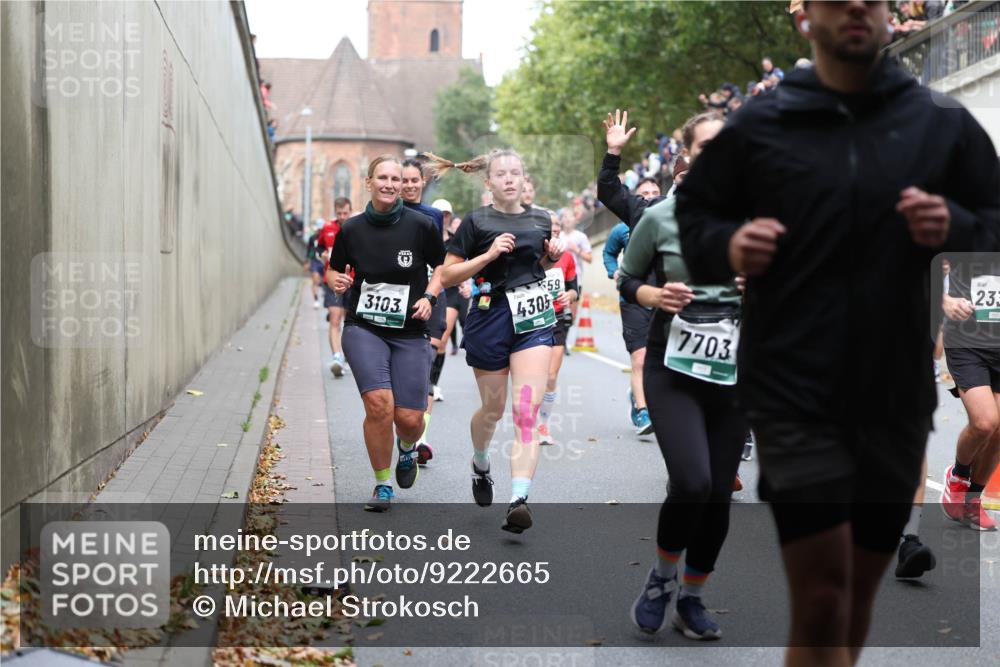 05.10.2025 - 20. swb-Marathon Bremen Michael Strokosch http://msf.ph/oto/9222665 05.10.2025 13:01:51 Laufen 3103, 4305, 59, 7703, 233 meine-sportfotos.de