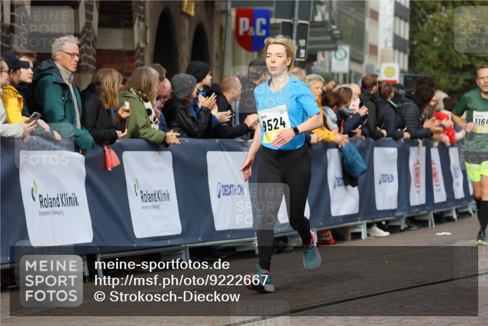 05.10.2025 - 20. swb-Marathon Bremen Strokosch-Dieckow http://msf.ph/oto/9222667 05.10.2025 10:42:47 Ziel 9524, 11640 meine-sportfotos.de