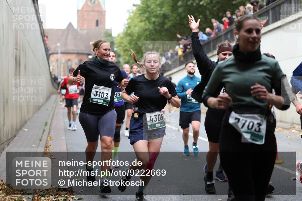 05.10.2025 - 20. swb-Marathon Bremen Michael Strokosch http://msf.ph/oto/9222669 05.10.2025 13:01:52 Laufen 3103, 96, 430, 2703 meine-sportfotos.de