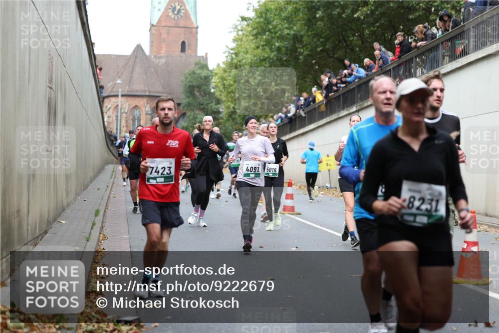 05.10.2025 - 20. swb-Marathon Bremen Michael Strokosch http://msf.ph/oto/9222679 05.10.2025 13:01:56 Laufen 7423, 4091, 5019, 8231 meine-sportfotos.de