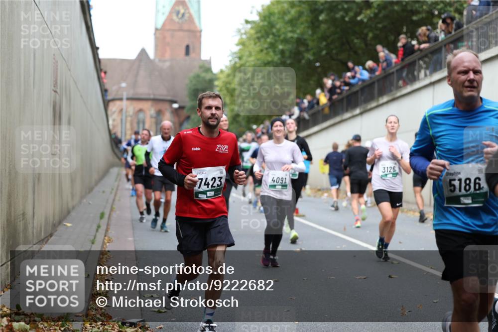 05.10.2025 - 20. swb-Marathon Bremen Michael Strokosch http://msf.ph/oto/9222682 05.10.2025 13:01:56 Laufen 5186, 7423, 4091, 3126 meine-sportfotos.de