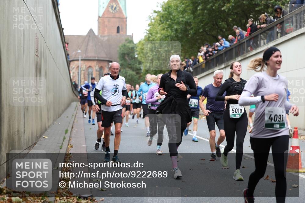 05.10.2025 - 20. swb-Marathon Bremen Michael Strokosch http://msf.ph/oto/9222689 05.10.2025 13:01:58 Laufen 6349, 5019, 4091 meine-sportfotos.de