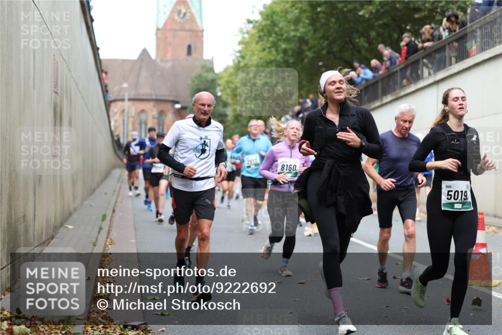 05.10.2025 - 20. swb-Marathon Bremen Michael Strokosch http://msf.ph/oto/9222692 05.10.2025 13:01:59 Laufen 2917, 8160, 5019 meine-sportfotos.de