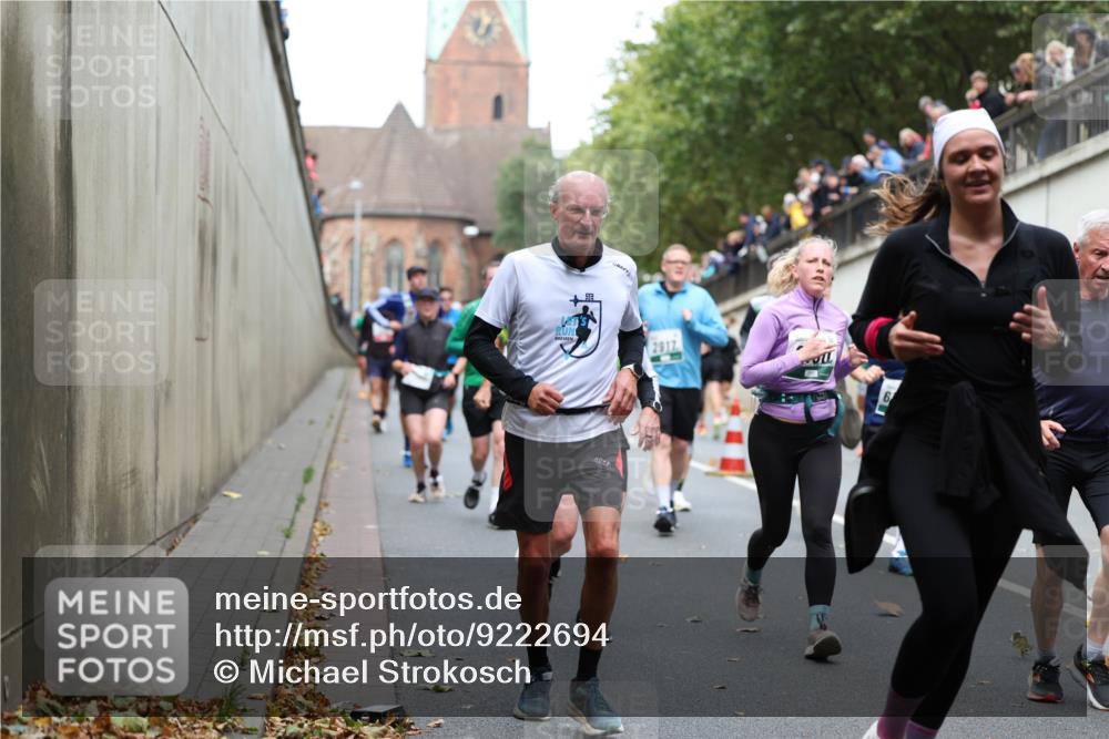 05.10.2025 - 20. swb-Marathon Bremen Michael Strokosch http://msf.ph/oto/9222694 05.10.2025 13:01:59 Laufen 2917 meine-sportfotos.de