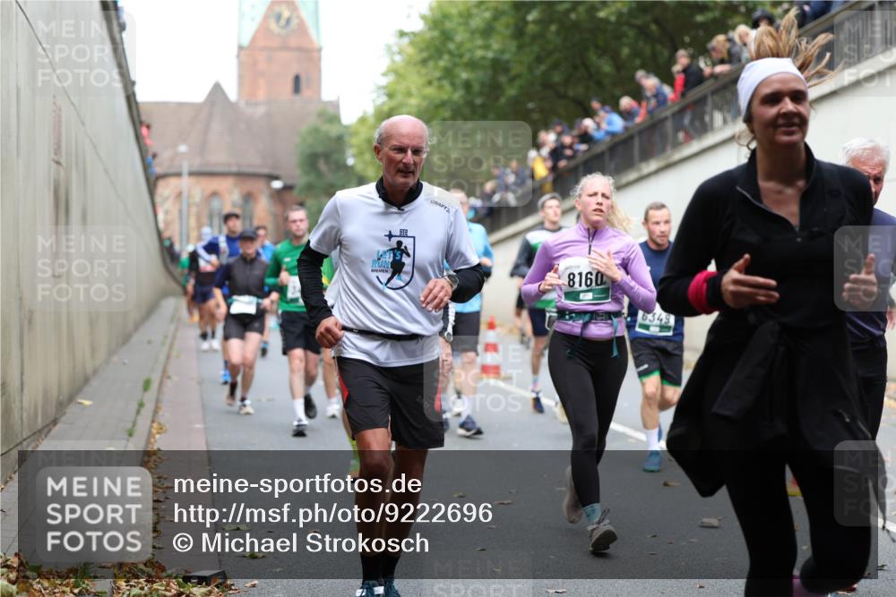 05.10.2025 - 20. swb-Marathon Bremen Michael Strokosch http://msf.ph/oto/9222696 05.10.2025 13:02:00 Laufen 8160, 6349 meine-sportfotos.de