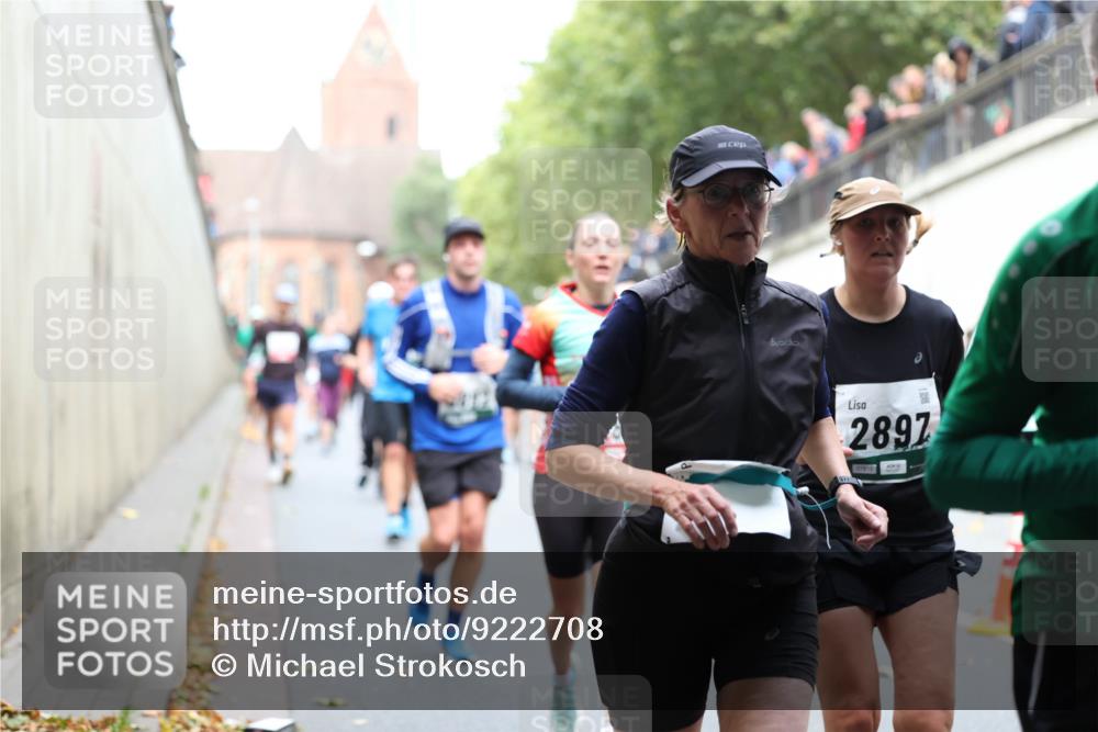 05.10.2025 - 20. swb-Marathon Bremen Michael Strokosch http://msf.ph/oto/9222708 05.10.2025 13:02:04 Laufen 2897, 07815 meine-sportfotos.de