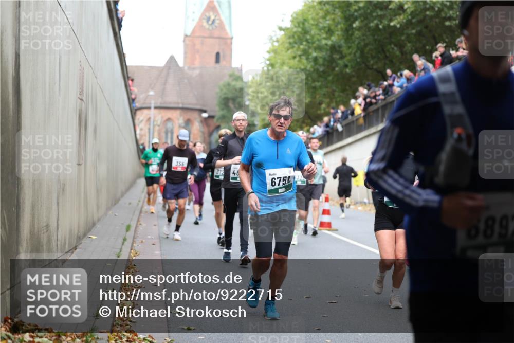 05.10.2025 - 20. swb-Marathon Bremen Michael Strokosch http://msf.ph/oto/9222715 05.10.2025 13:02:06 Laufen 355, 312, 46, 5, 6751, 6892 meine-sportfotos.de