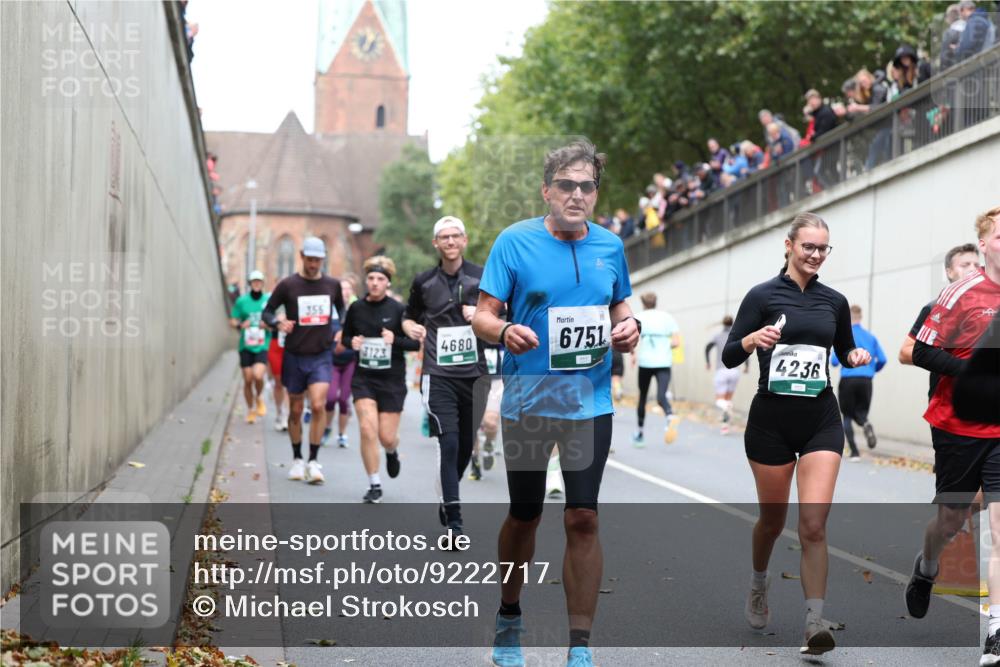 05.10.2025 - 20. swb-Marathon Bremen Michael Strokosch http://msf.ph/oto/9222717 05.10.2025 13:02:07 Laufen 355, 3123, 4680, 6751, 4236 meine-sportfotos.de