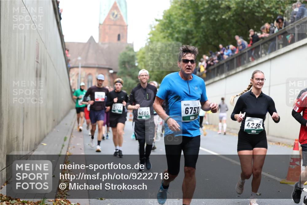 05.10.2025 - 20. swb-Marathon Bremen Michael Strokosch http://msf.ph/oto/9222718 05.10.2025 13:02:07 Laufen 3123, 4680, 6751, 4236 meine-sportfotos.de