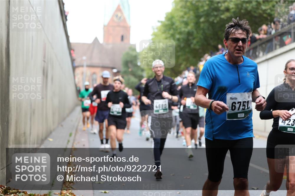 05.10.2025 - 20. swb-Marathon Bremen Michael Strokosch http://msf.ph/oto/9222721 05.10.2025 13:02:07 Laufen 4680, 6751, 423 meine-sportfotos.de