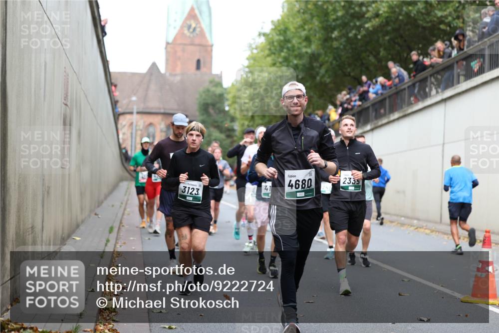 05.10.2025 - 20. swb-Marathon Bremen Michael Strokosch http://msf.ph/oto/9222724 05.10.2025 13:02:08 Laufen 3123, 4680, 2335 meine-sportfotos.de