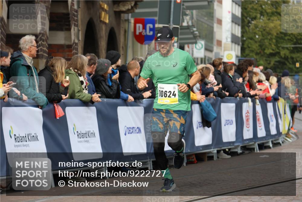 05.10.2025 - 20. swb-Marathon Bremen Strokosch-Dieckow http://msf.ph/oto/9222727 05.10.2025 10:42:54 Ziel 10045, 10624, 11640 meine-sportfotos.de