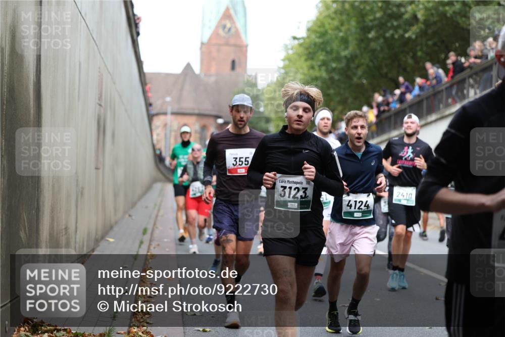 05.10.2025 - 20. swb-Marathon Bremen Michael Strokosch http://msf.ph/oto/9222730 05.10.2025 13:02:10 Laufen 355, 3123, 4124, 2410 meine-sportfotos.de