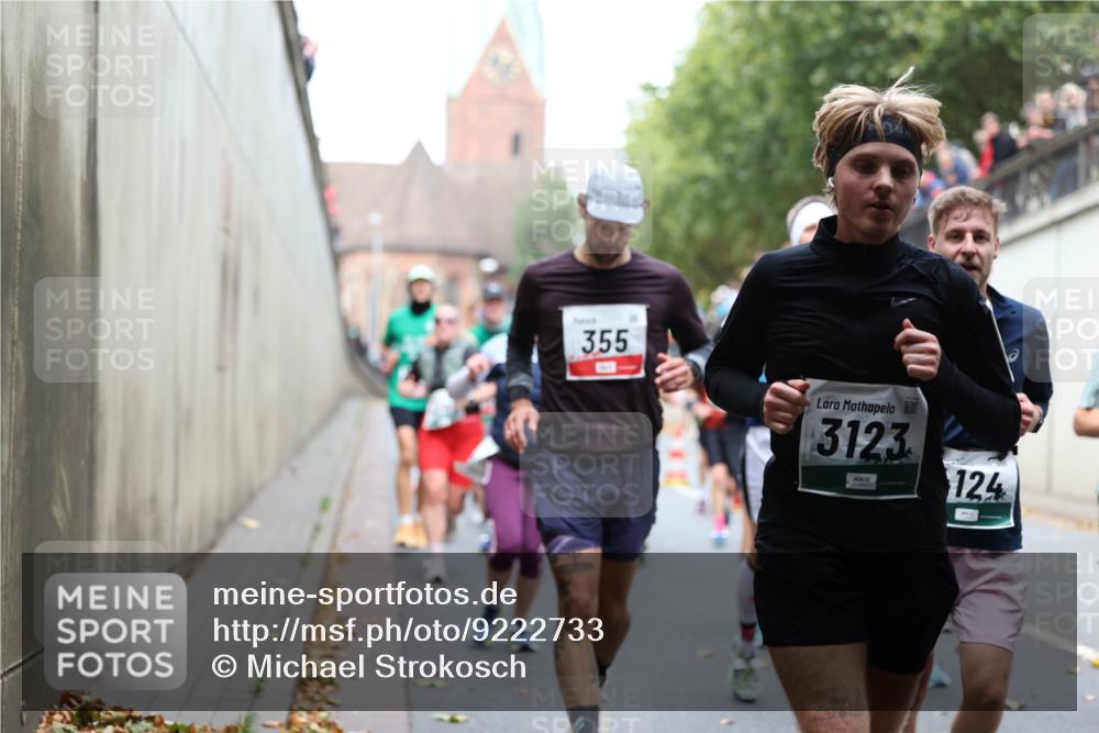 05.10.2025 - 20. swb-Marathon Bremen Michael Strokosch http://msf.ph/oto/9222733 05.10.2025 13:02:10 Laufen 355, 3123, 124 meine-sportfotos.de
