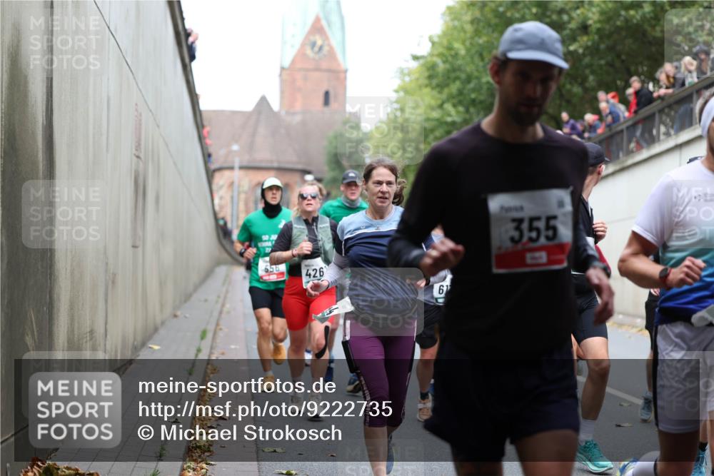 05.10.2025 - 20. swb-Marathon Bremen Michael Strokosch http://msf.ph/oto/9222735 05.10.2025 13:02:11 Laufen 656, 426, 61, 355 meine-sportfotos.de
