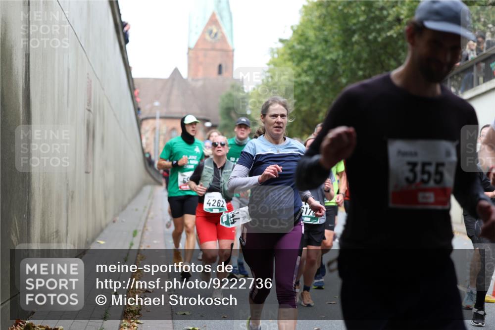 05.10.2025 - 20. swb-Marathon Bremen Michael Strokosch http://msf.ph/oto/9222736 05.10.2025 13:02:11 Laufen 4262, 1, 355 meine-sportfotos.de