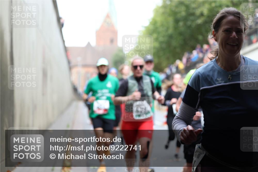 05.10.2025 - 20. swb-Marathon Bremen Michael Strokosch http://msf.ph/oto/9222741 05.10.2025 13:02:13 Laufen 621 meine-sportfotos.de