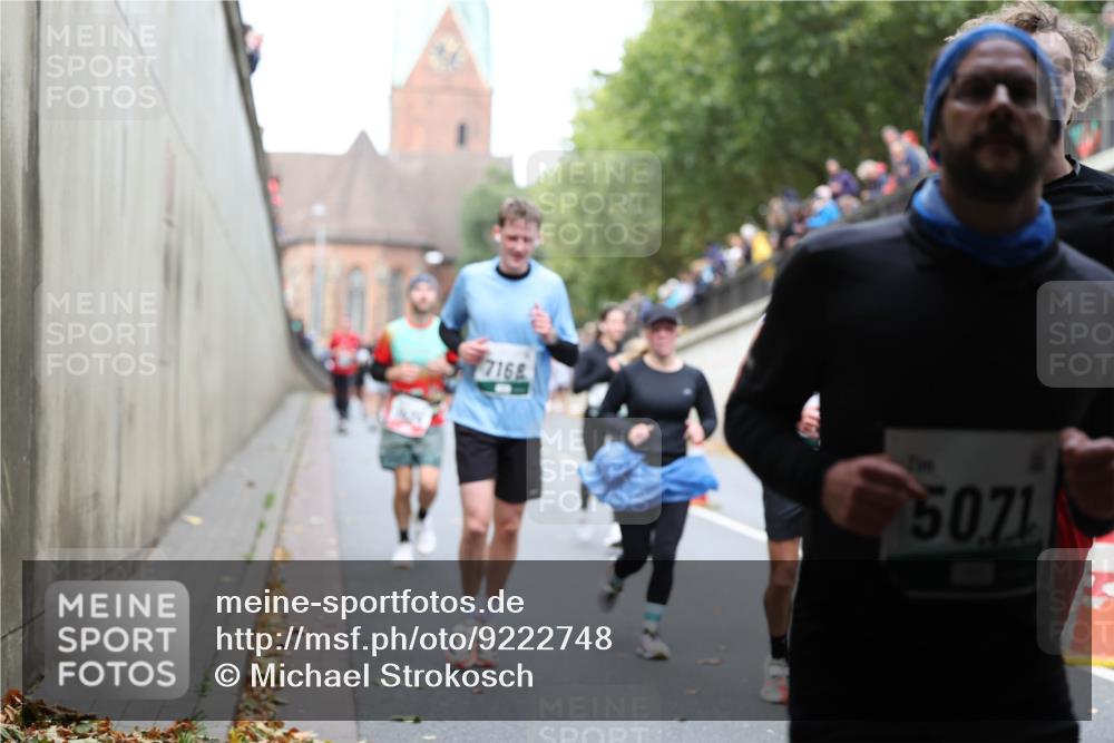 05.10.2025 - 20. swb-Marathon Bremen Michael Strokosch http://msf.ph/oto/9222748 05.10.2025 13:02:16 Laufen 7168, 5071 meine-sportfotos.de