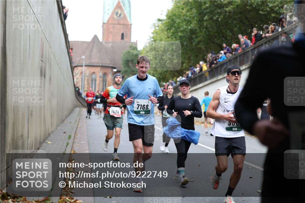05.10.2025 - 20. swb-Marathon Bremen Michael Strokosch http://msf.ph/oto/9222749 05.10.2025 13:02:16 Laufen 1424, 7168, 900 meine-sportfotos.de