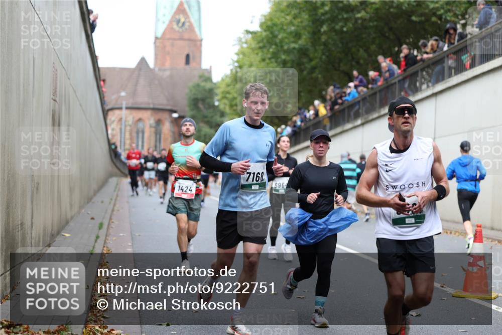 05.10.2025 - 20. swb-Marathon Bremen Michael Strokosch http://msf.ph/oto/9222751 05.10.2025 13:02:16 Laufen 1424, 7168, 696 meine-sportfotos.de