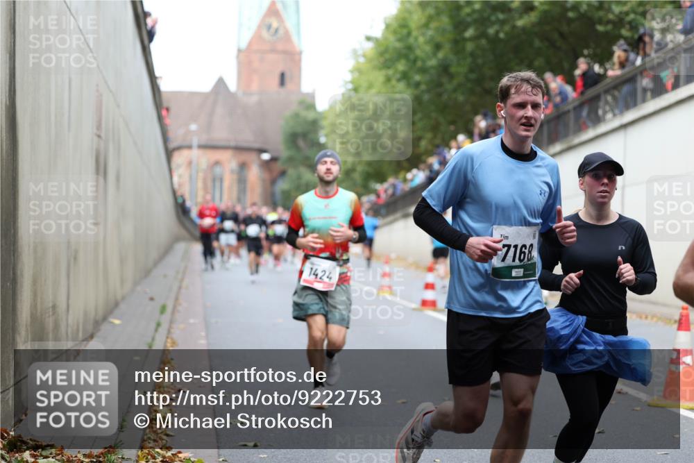 05.10.2025 - 20. swb-Marathon Bremen Michael Strokosch http://msf.ph/oto/9222753 05.10.2025 13:02:17 Laufen 1424, 7168 meine-sportfotos.de