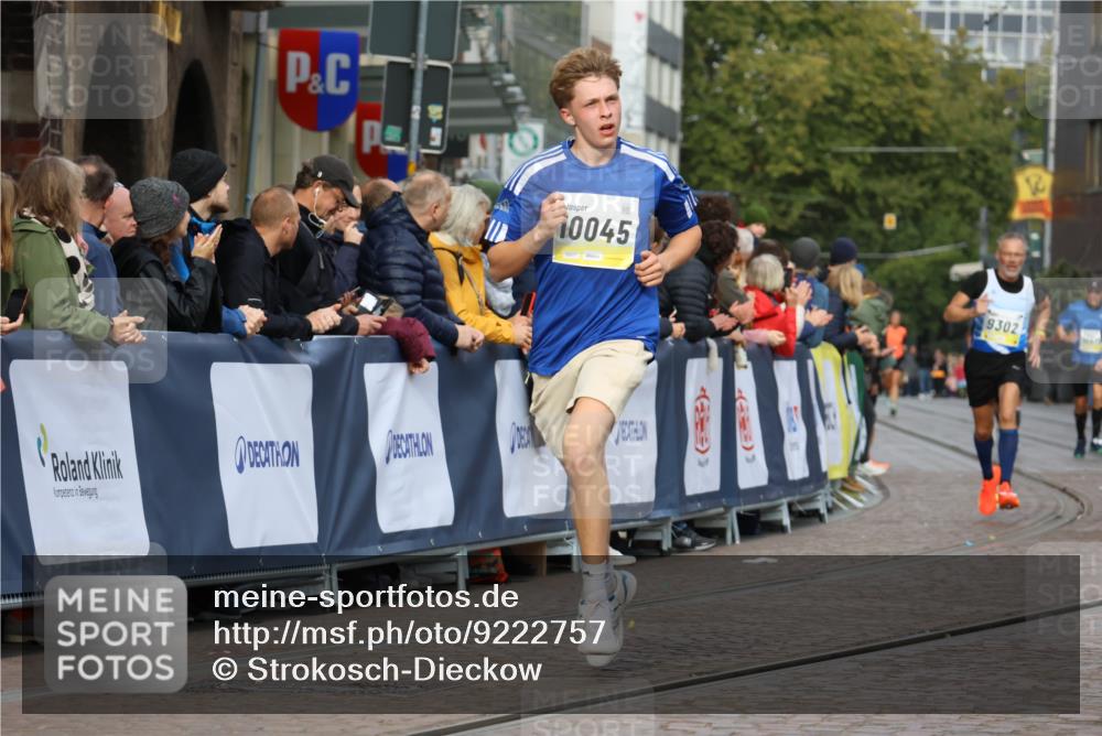 05.10.2025 - 20. swb-Marathon Bremen Strokosch-Dieckow http://msf.ph/oto/9222757 05.10.2025 10:42:59 Ziel 9302, 9558, 10045, 10624, 10961, 11476 meine-sportfotos.de