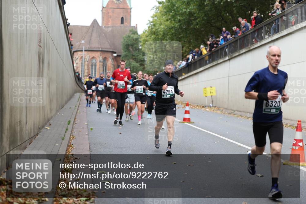 05.10.2025 - 20. swb-Marathon Bremen Michael Strokosch http://msf.ph/oto/9222762 05.10.2025 13:02:23 Laufen 6884, 2015, 4972, 4794, 6320 meine-sportfotos.de
