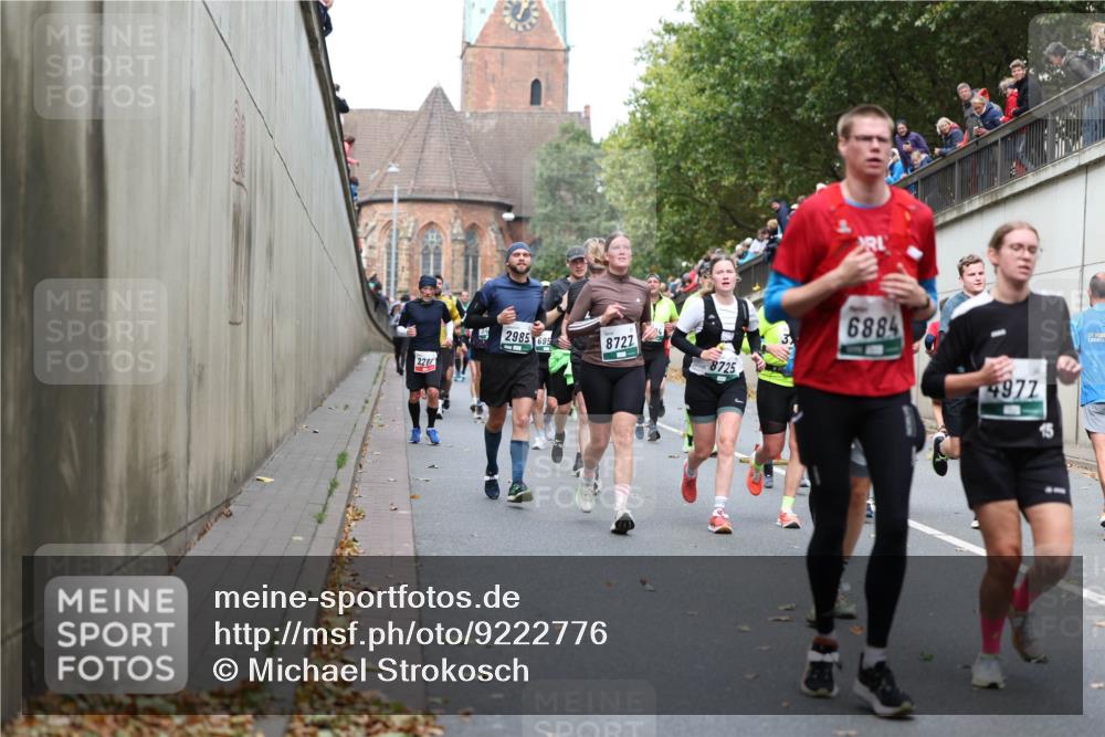 05.10.2025 - 20. swb-Marathon Bremen Michael Strokosch http://msf.ph/oto/9222776 05.10.2025 13:02:28 Laufen 2287, 2985, 695, 8727, 8725, 6884, 4977 meine-sportfotos.de