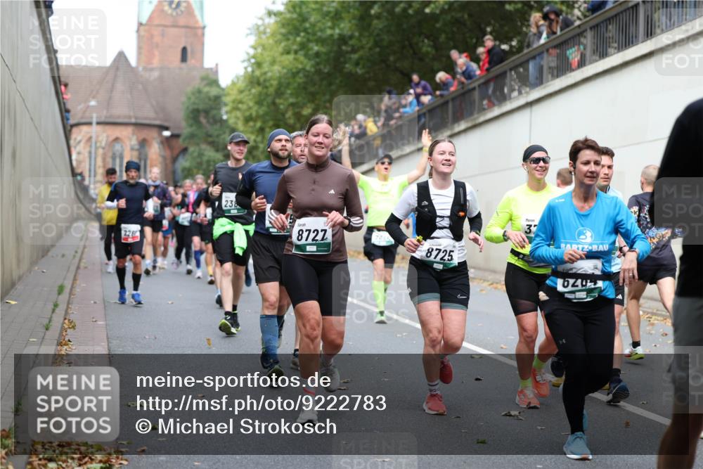 05.10.2025 - 20. swb-Marathon Bremen Michael Strokosch http://msf.ph/oto/9222783 05.10.2025 13:02:30 Laufen 228, 238, 8727, 8725, 3, 620 meine-sportfotos.de