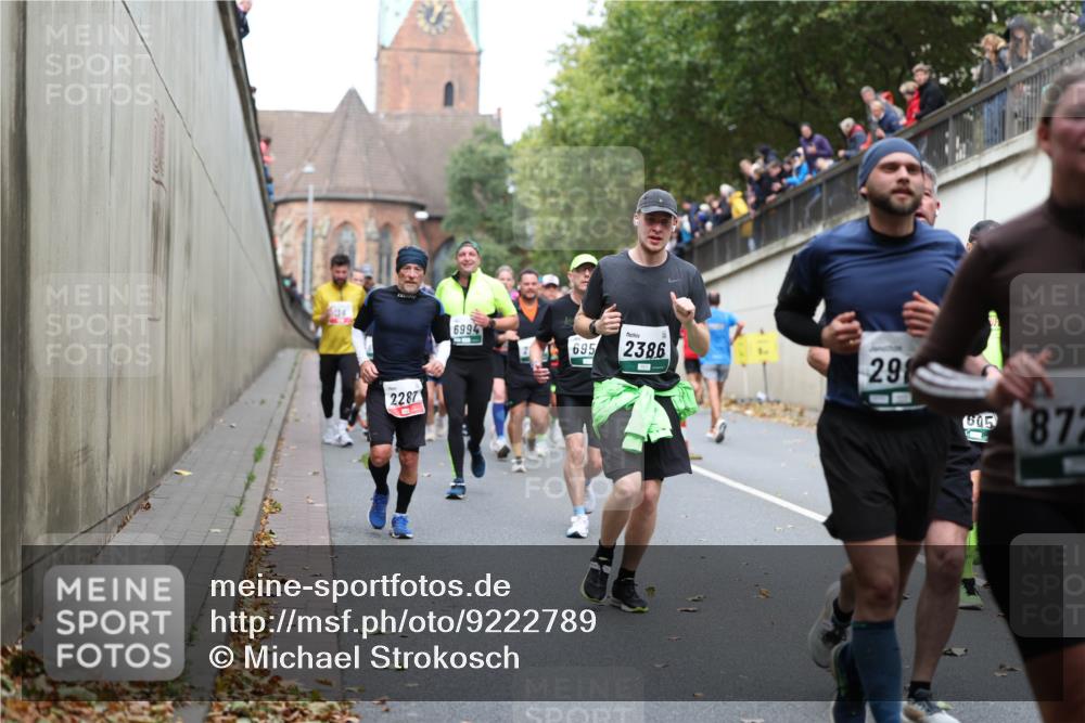 05.10.2025 - 20. swb-Marathon Bremen Michael Strokosch http://msf.ph/oto/9222789 05.10.2025 13:02:31 Laufen 534, 2287, 6994, 695, 2386, 29, 605, 872 meine-sportfotos.de