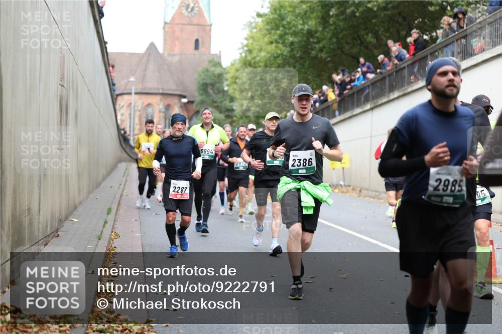 05.10.2025 - 20. swb-Marathon Bremen Michael Strokosch http://msf.ph/oto/9222791 05.10.2025 13:02:31 Laufen 2287, 6994, 2872, 2386, 2985, 35 meine-sportfotos.de