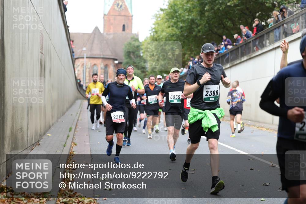 05.10.2025 - 20. swb-Marathon Bremen Michael Strokosch http://msf.ph/oto/9222792 05.10.2025 13:02:32 Laufen 2287, 6955, 2386 meine-sportfotos.de