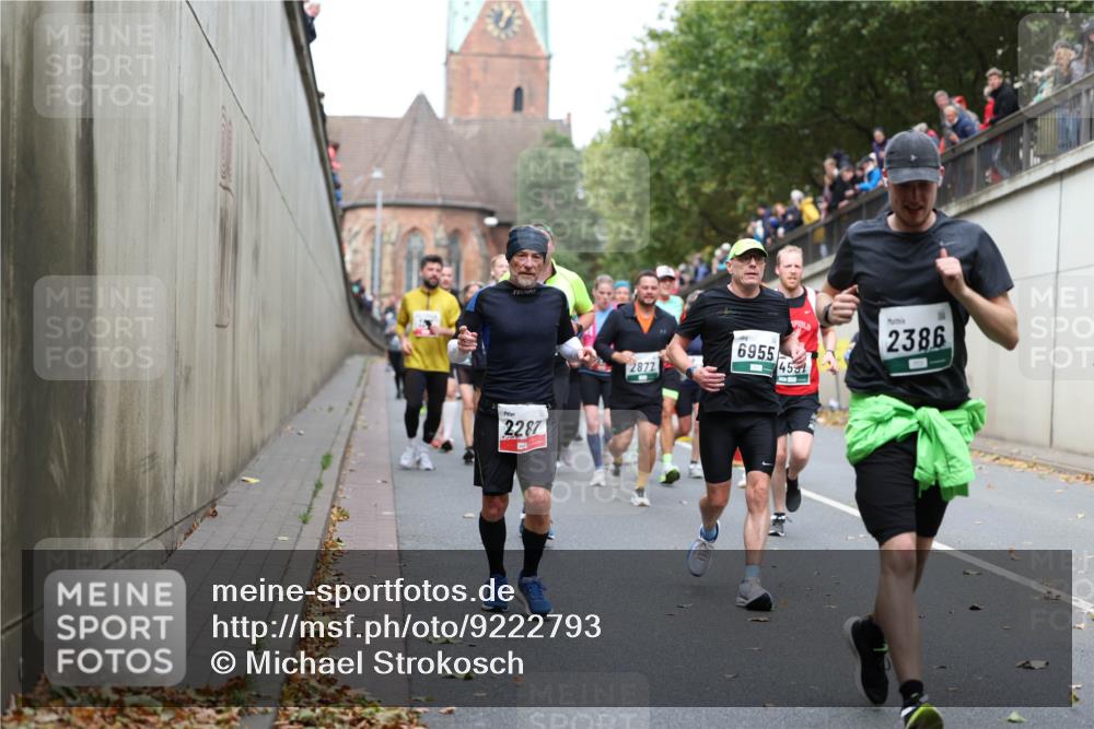 05.10.2025 - 20. swb-Marathon Bremen Michael Strokosch http://msf.ph/oto/9222793 05.10.2025 13:02:32 Laufen 2287, 2872, 6955, 45, 2386 meine-sportfotos.de
