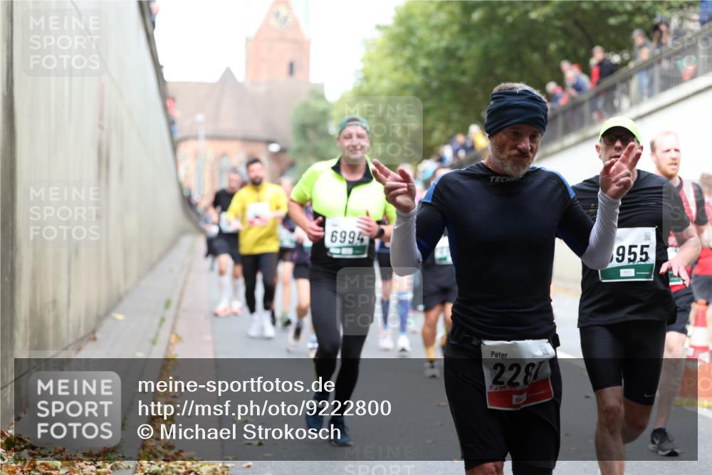 05.10.2025 - 20. swb-Marathon Bremen Michael Strokosch http://msf.ph/oto/9222800 05.10.2025 13:02:34 Laufen 6995, 228, 955 meine-sportfotos.de