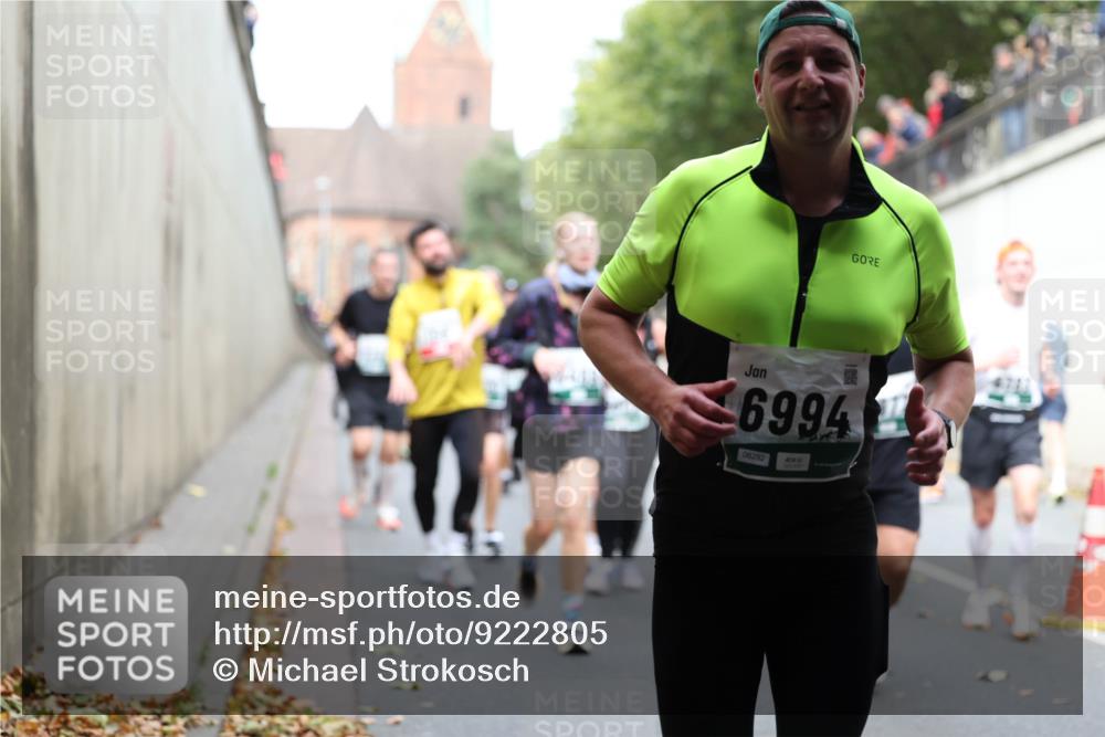 05.10.2025 - 20. swb-Marathon Bremen Michael Strokosch http://msf.ph/oto/9222805 05.10.2025 13:02:35 Laufen 6994, 06292 meine-sportfotos.de