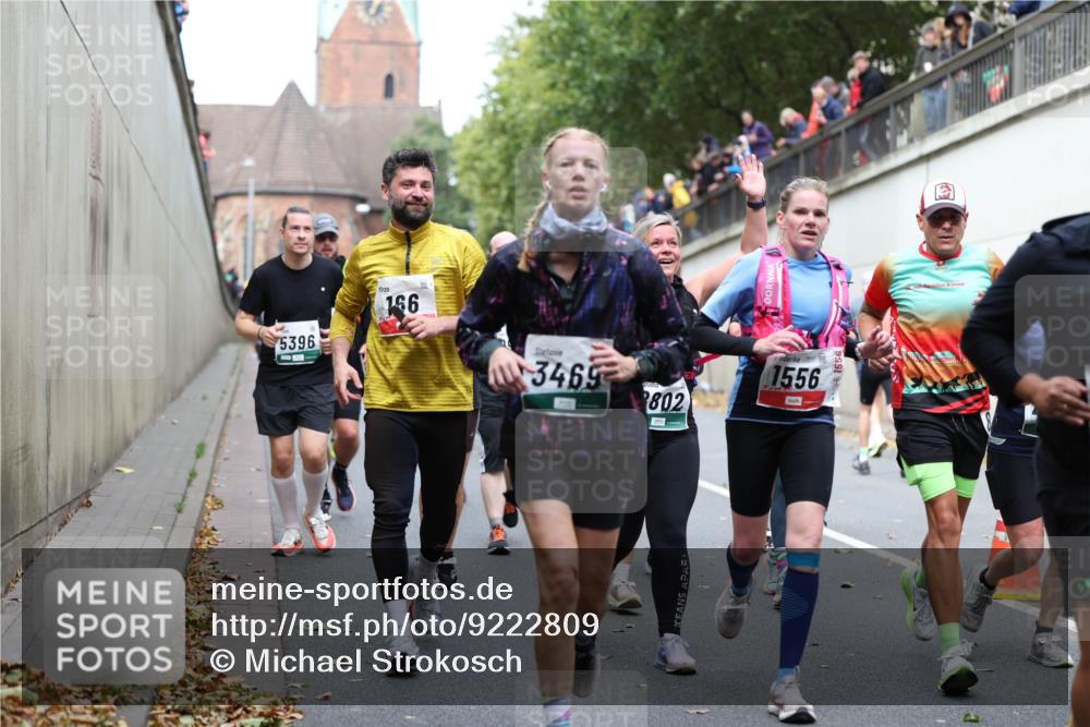 05.10.2025 - 20. swb-Marathon Bremen Michael Strokosch http://msf.ph/oto/9222809 05.10.2025 13:02:36 Laufen 5396, 166, 3469, 802, 1556, 1556 meine-sportfotos.de