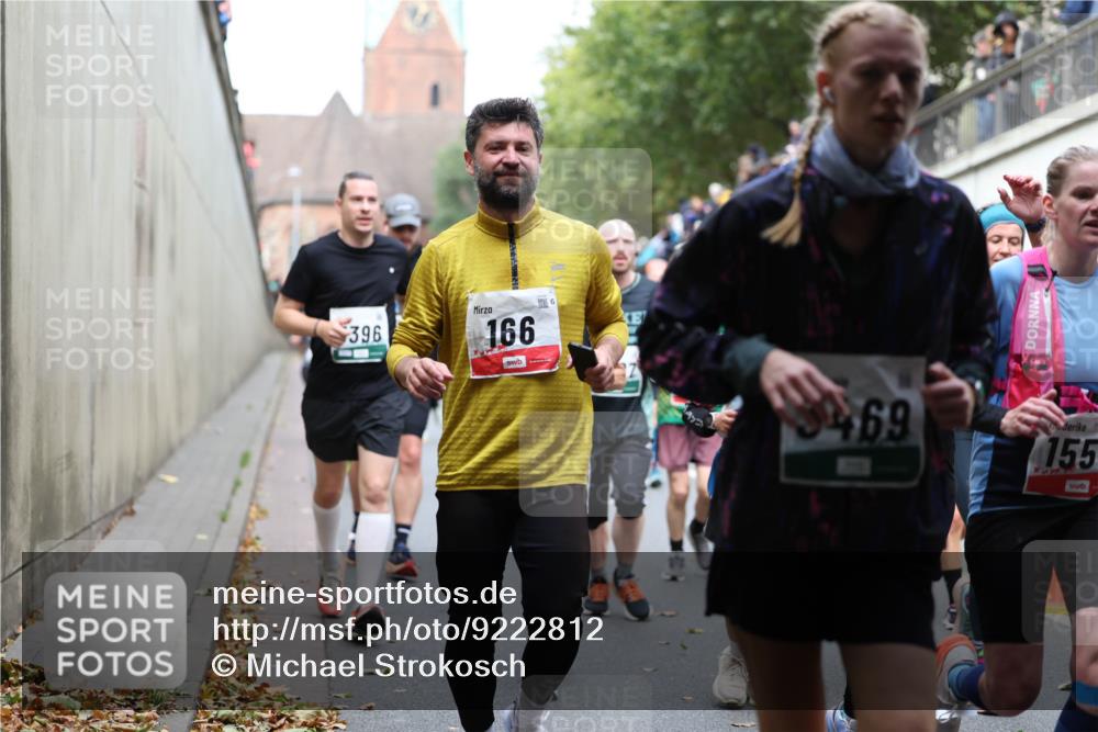 05.10.2025 - 20. swb-Marathon Bremen Michael Strokosch http://msf.ph/oto/9222812 05.10.2025 13:02:37 Laufen 396, 166, 3469, 155 meine-sportfotos.de