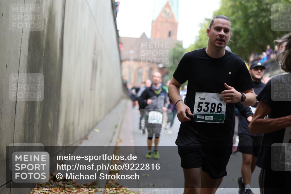 05.10.2025 - 20. swb-Marathon Bremen Michael Strokosch http://msf.ph/oto/9222816 05.10.2025 13:02:39 Laufen 5396 meine-sportfotos.de
