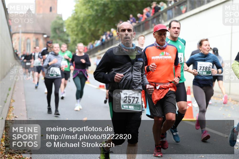 05.10.2025 - 20. swb-Marathon Bremen Michael Strokosch http://msf.ph/oto/9222820 05.10.2025 13:02:41 Laufen 6049, 2577, 999, 16, 7380 meine-sportfotos.de