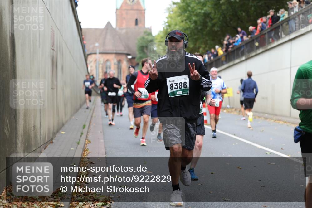 05.10.2025 - 20. swb-Marathon Bremen Michael Strokosch http://msf.ph/oto/9222829 05.10.2025 13:02:45 Laufen 8386 meine-sportfotos.de