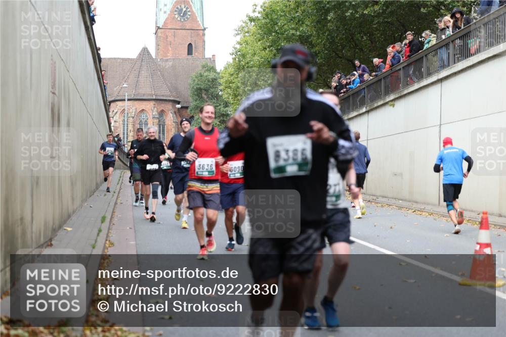 05.10.2025 - 20. swb-Marathon Bremen Michael Strokosch http://msf.ph/oto/9222830 05.10.2025 13:02:45 Laufen 8134, 3636, 8386, 6090 meine-sportfotos.de