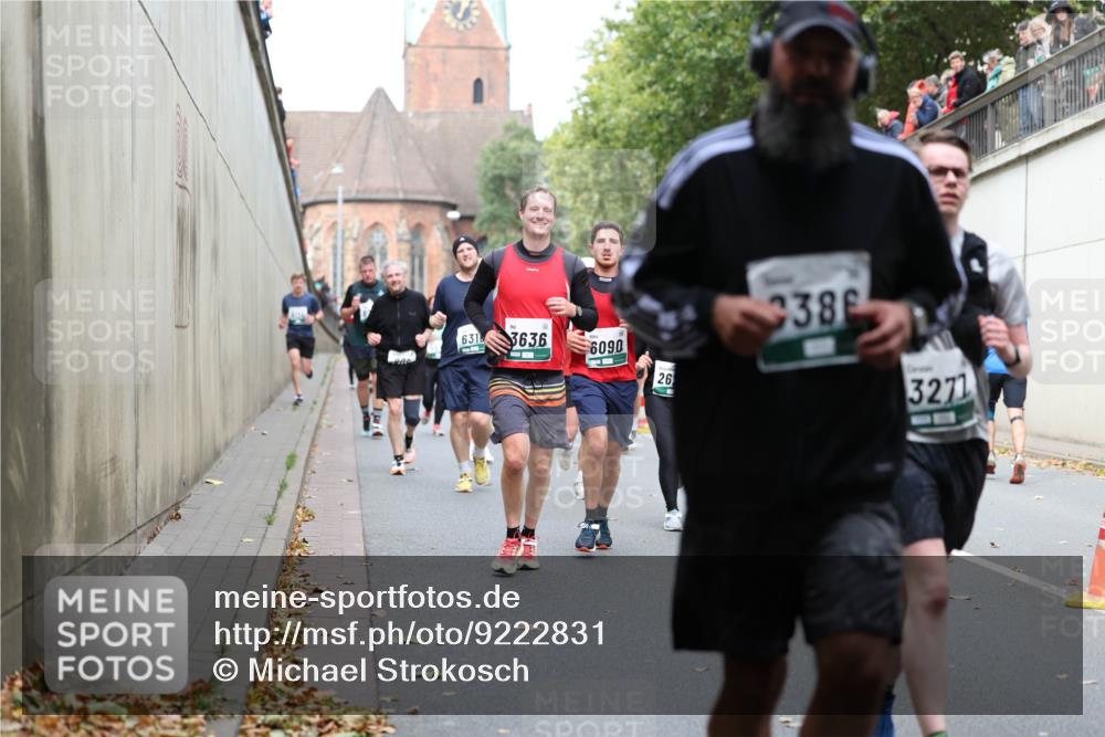 05.10.2025 - 20. swb-Marathon Bremen Michael Strokosch http://msf.ph/oto/9222831 05.10.2025 13:02:46 Laufen 631, 3636, 6090, 26, 12, 386, 3271 meine-sportfotos.de