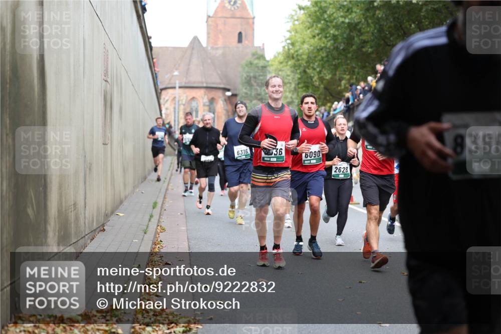 05.10.2025 - 20. swb-Marathon Bremen Michael Strokosch http://msf.ph/oto/9222832 05.10.2025 13:02:46 Laufen 6316, 36, 6090, 8386, 727, 2628 meine-sportfotos.de