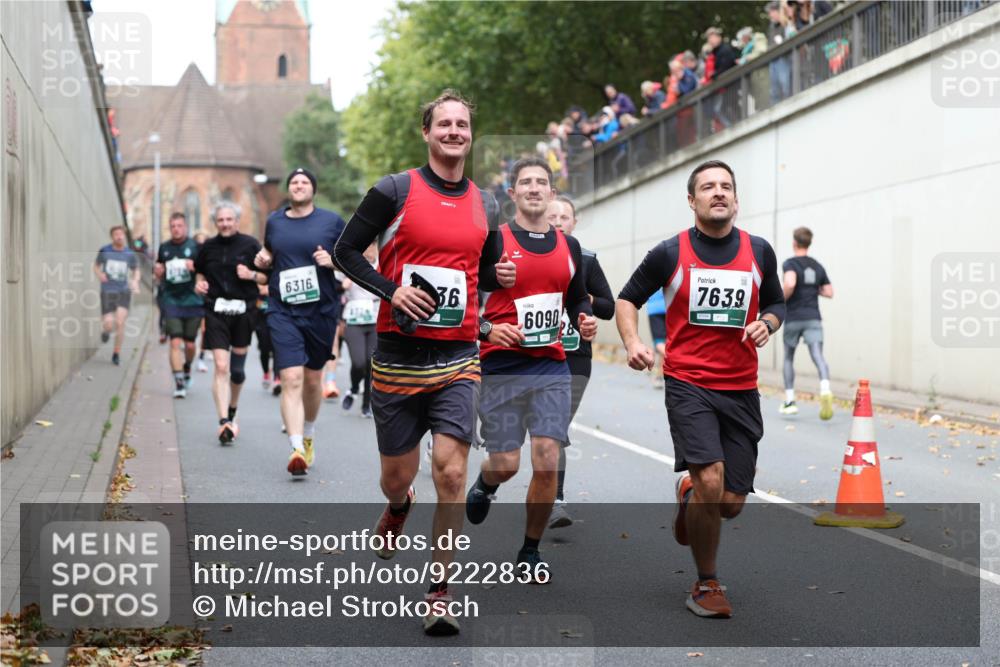 05.10.2025 - 20. swb-Marathon Bremen Michael Strokosch http://msf.ph/oto/9222836 05.10.2025 13:02:47 Laufen 6316, 36, 6090, 7639 meine-sportfotos.de