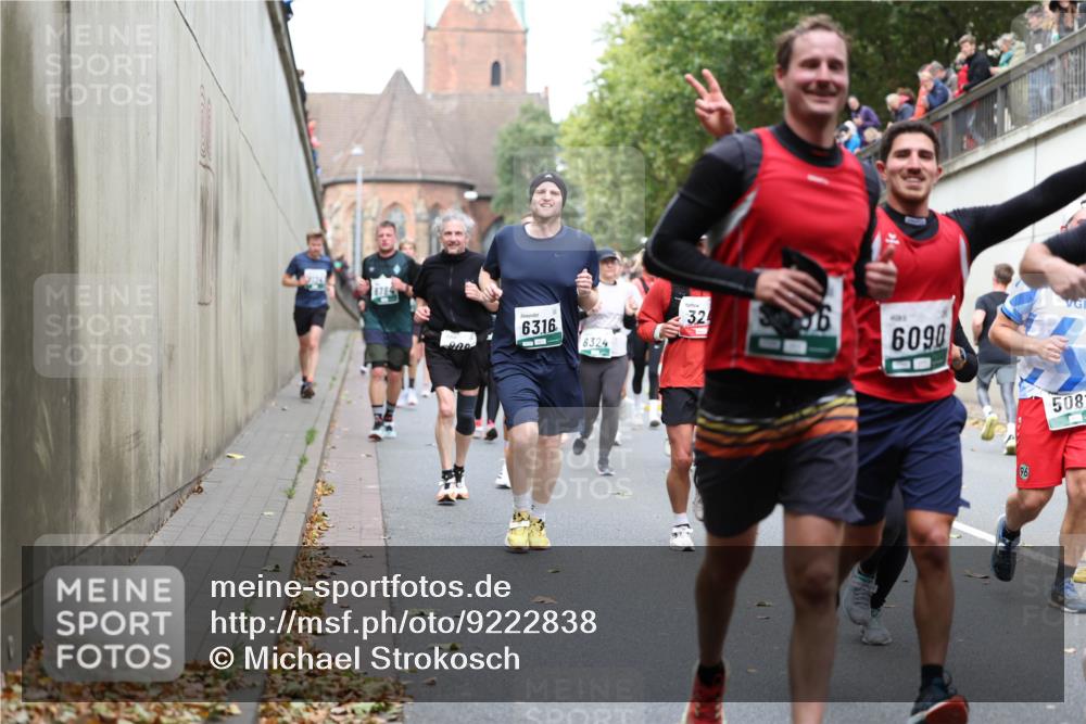 05.10.2025 - 20. swb-Marathon Bremen Michael Strokosch http://msf.ph/oto/9222838 05.10.2025 13:02:48 Laufen 6316, 8324, 2, 32, 6090, 96, 508 meine-sportfotos.de