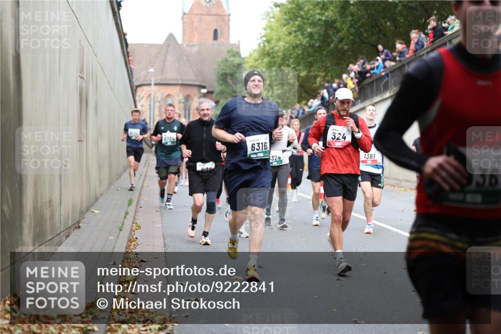 05.10.2025 - 20. swb-Marathon Bremen Michael Strokosch http://msf.ph/oto/9222841 05.10.2025 13:02:48 Laufen 8134, 8784, 6316, 324, 324, 1381, 36 meine-sportfotos.de