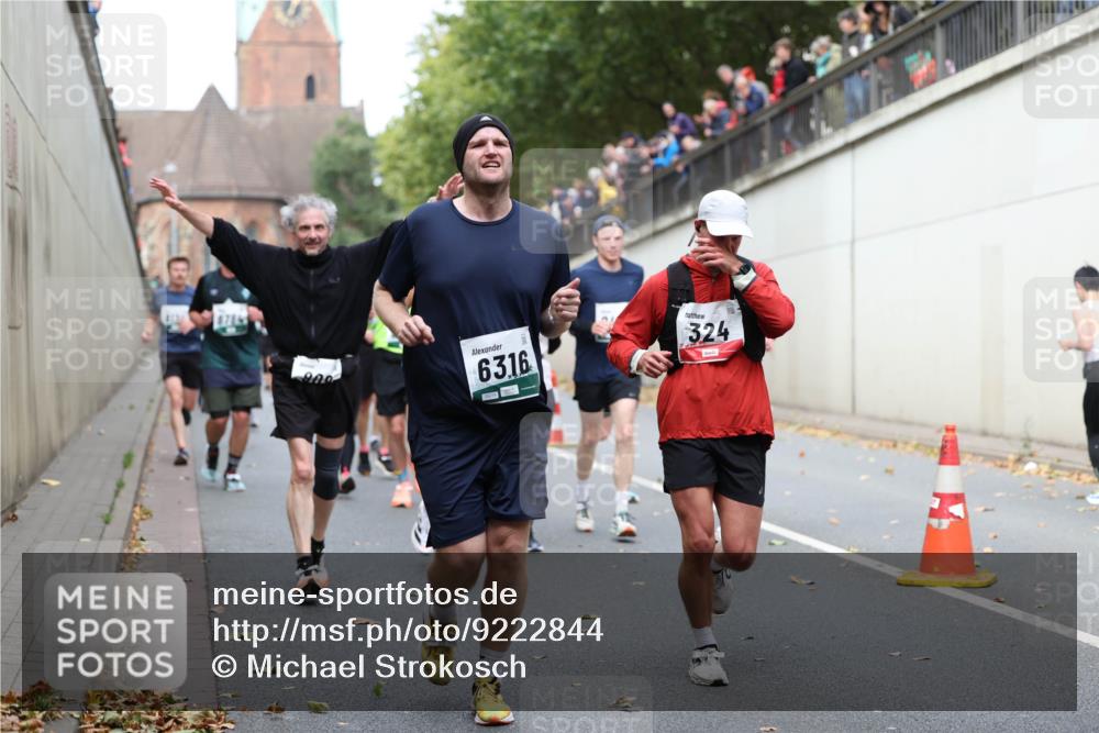 05.10.2025 - 20. swb-Marathon Bremen Michael Strokosch http://msf.ph/oto/9222844 05.10.2025 13:02:49 Laufen 800, 6316, 324 meine-sportfotos.de