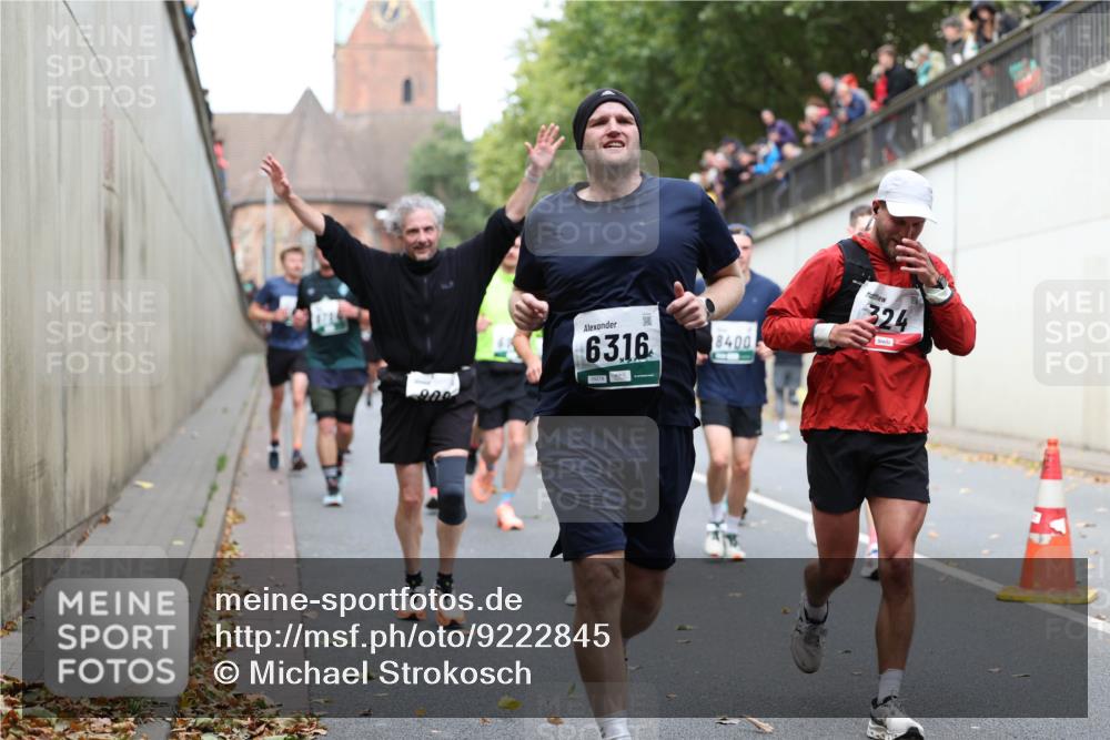 05.10.2025 - 20. swb-Marathon Bremen Michael Strokosch http://msf.ph/oto/9222845 05.10.2025 13:02:49 Laufen 63, 16, 8400, 324 meine-sportfotos.de