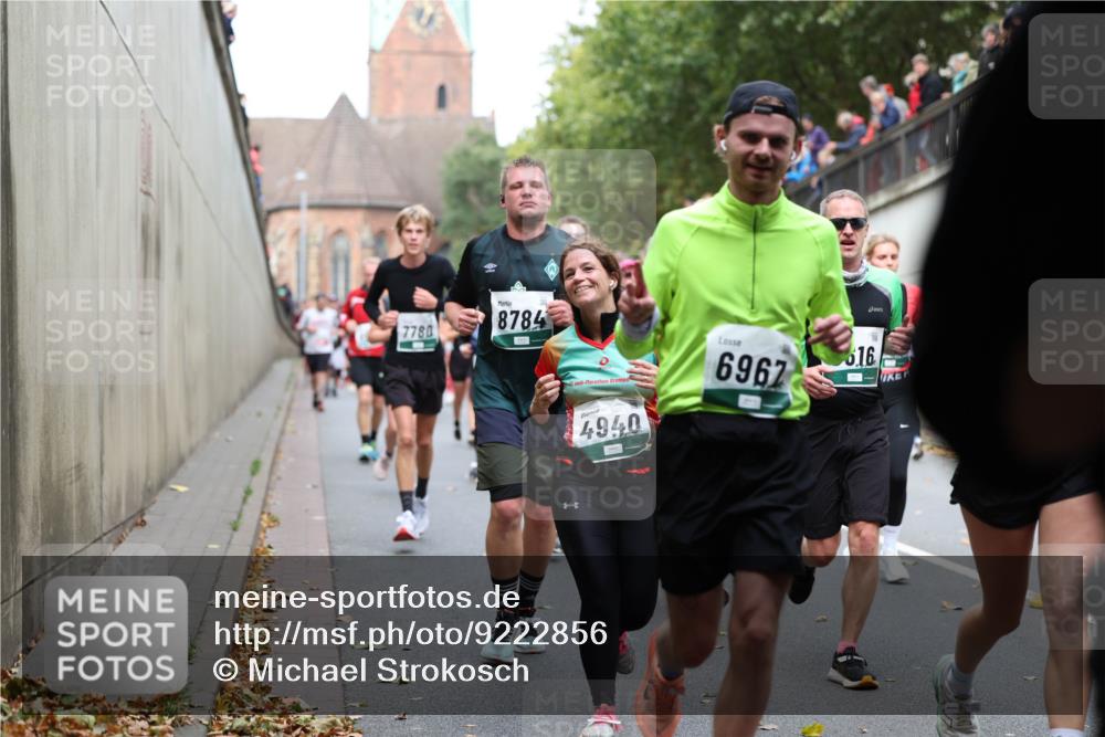 05.10.2025 - 20. swb-Marathon Bremen Michael Strokosch http://msf.ph/oto/9222856 05.10.2025 13:02:52 Laufen 7780, 8784, 4940, 6967, 16 meine-sportfotos.de
